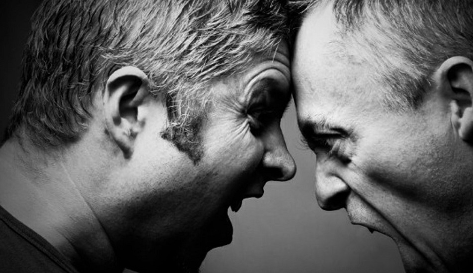 مشاوره حقوقی آنلاین/ فحاشی چه مجازاتی به دنبال دارد؟