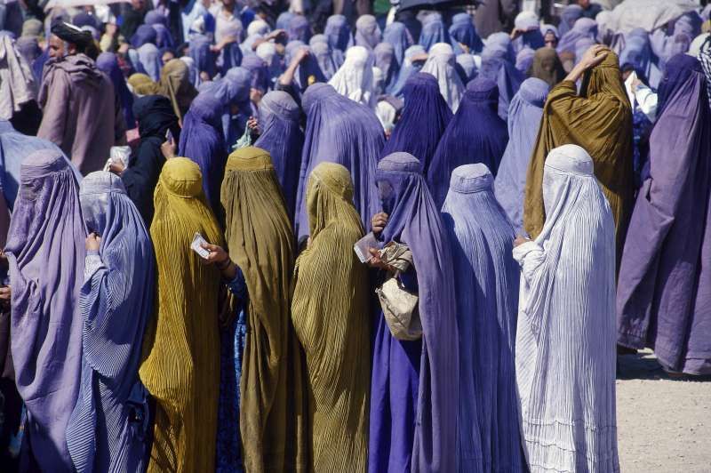 به مناسبت روز زن و سفر طالبان به تهران