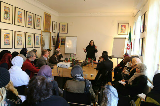 نیاز جهان آینده مبتنی بر گفت‌وگو محوری خواهد بود/ مراکز شیعی و اسلامی در خارج از کشور الگوهای تازه‌ای از مناسبات اجتماعی شکل دهند