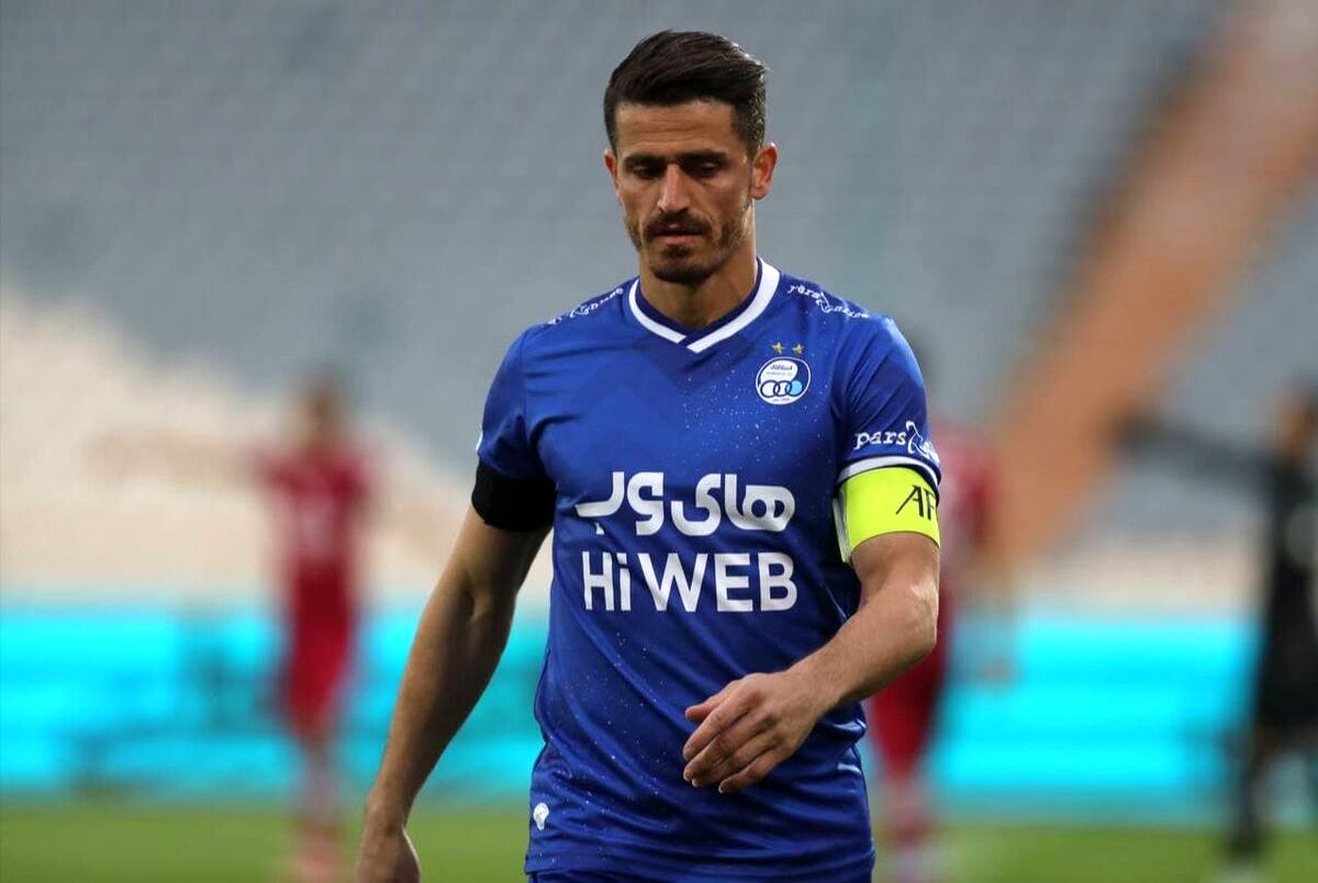 ماجرای ناراحتی کاپیتان استقلال در بازی با نساجی چه بود؟