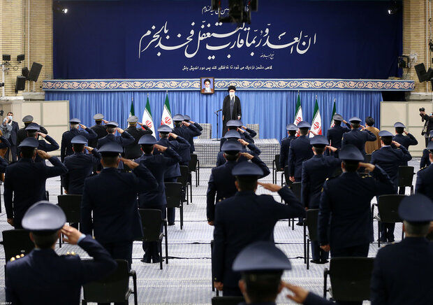 رهبر انقلاب