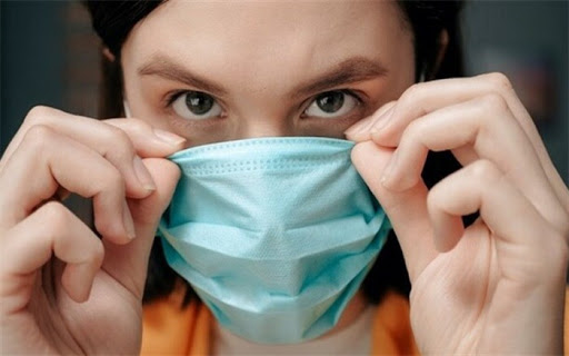 تاکید بر عدم برداشتن ماسک از روی دهان هنگام صحبت کردن