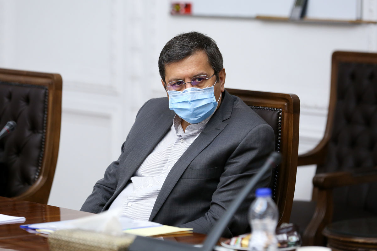 همتی: ارز ۴۲۰۰ تومانی در اصلاحیه بودجه ۱۴۰۰ حذف نمی‌شود