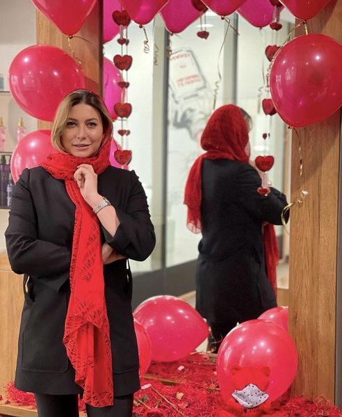 فریبا نادری 