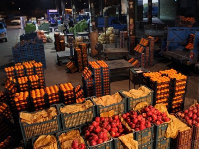 چرا سیب و پرتقال گران شد
