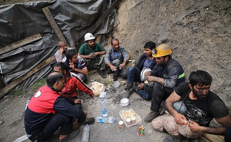 عملیات ریزش معدن منگنز قم