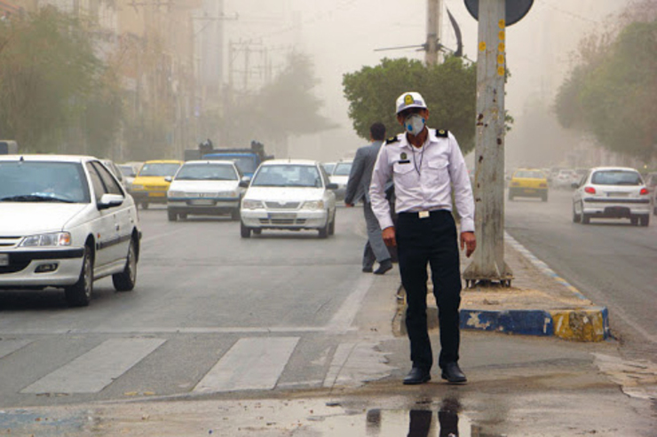 سیلی نماینده مجلس به سربازی که مانع از ورود او به خط ویژه شد سیلی نماینده مجلس به سرباز