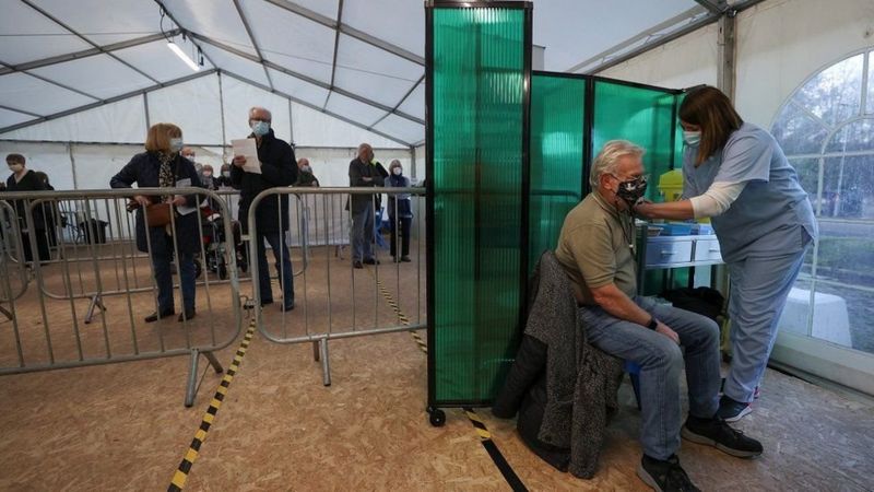 تزریق واکسن کرونا