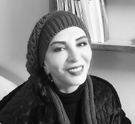 افسانه بایگان ۶۰ ساله