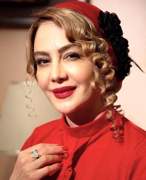 نگین صدق گویا نگین صدق گویا