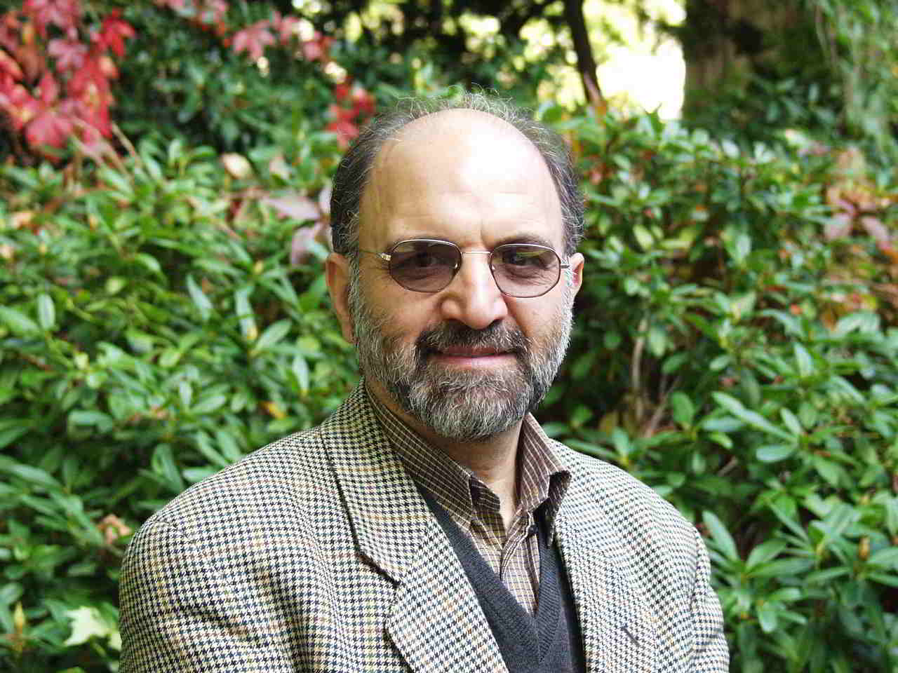 عبدالکریم سروش کیست؟ ایدئولوگ دیروز، اپوزیسیون امروز عبدالکریم سروش کیست؟ ایدئولوگ دیروز، اپوزیسیون امروز