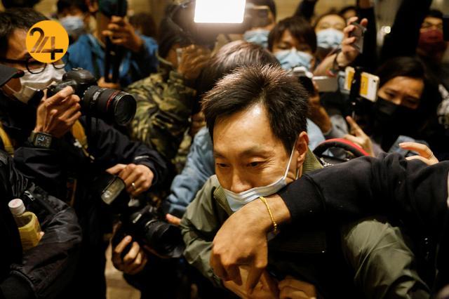 تجمع طرفداران فعالان سیاسی بازداشت شده هنگ کنگی