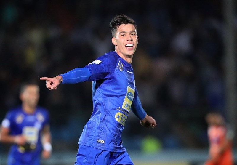 مهاجم استقلال