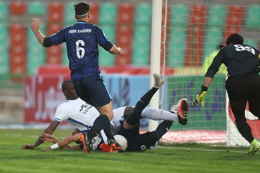 گل آفساید استقلال