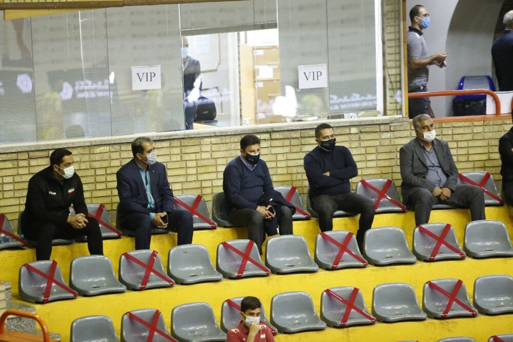 قلعه نویی در تمرین والیبال قلعه نویی در تمرین والیبال