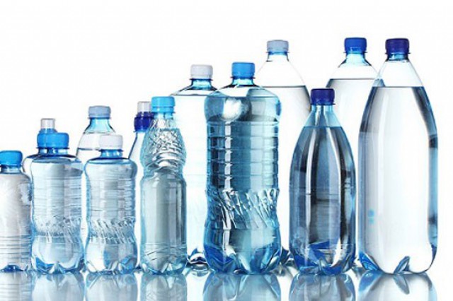 در طول روز چه مقدار آب باید نوشید؟