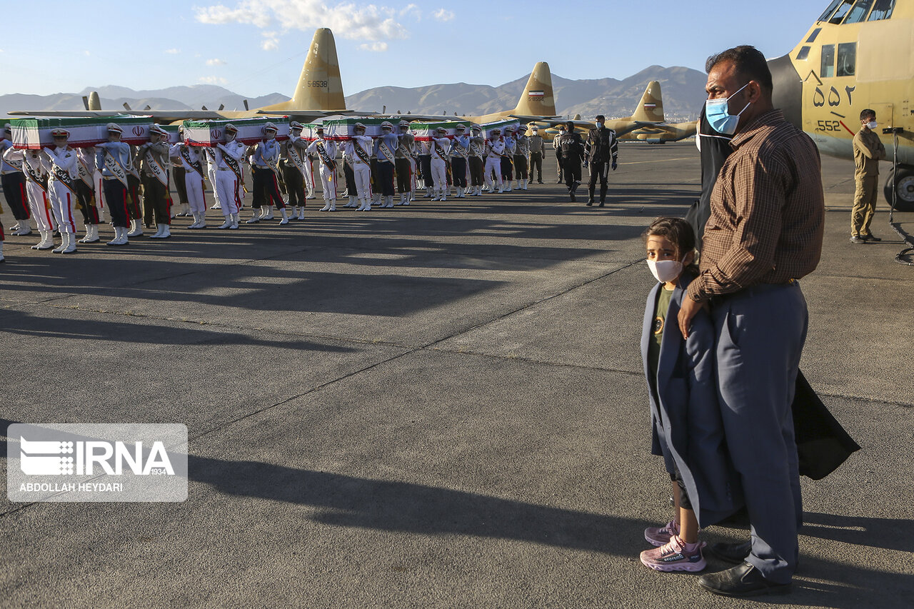 تشییع شهدای سانحه ناوچه کنارک