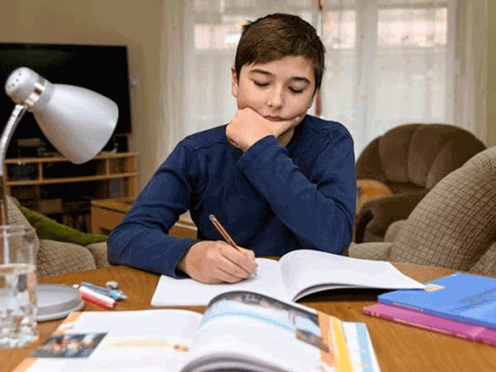 دانش‌آموزان 