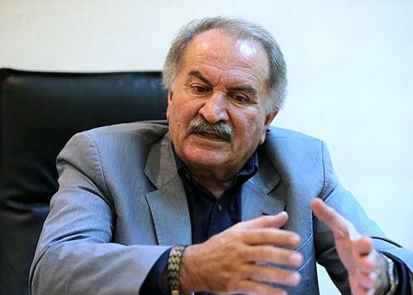 دولت‌ها به ‌جای ترمیم فضای اقتصادی به مصالح سیاسی و جریانی فکر می‌کنند