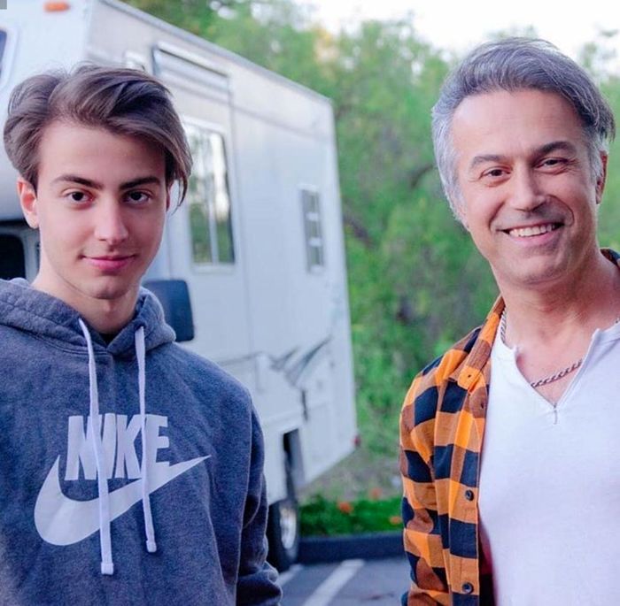 دانیال حکیمی و پسرش