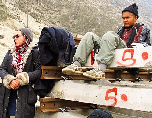 خانم بازیگر در نقش یک پسر کچل +عکس