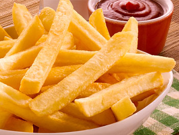 سیب زمینی سرخ کرده پفکی رستورانی