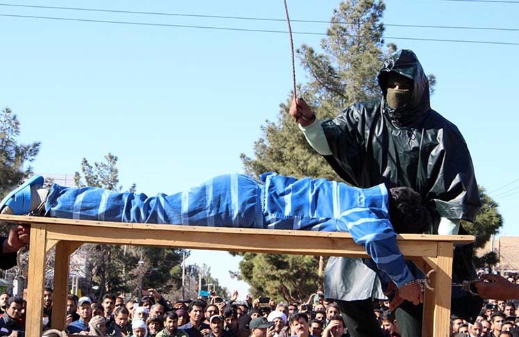 روح الله برزین شلاق خوردن کارگر در چرام 