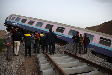  قطار مسافربری