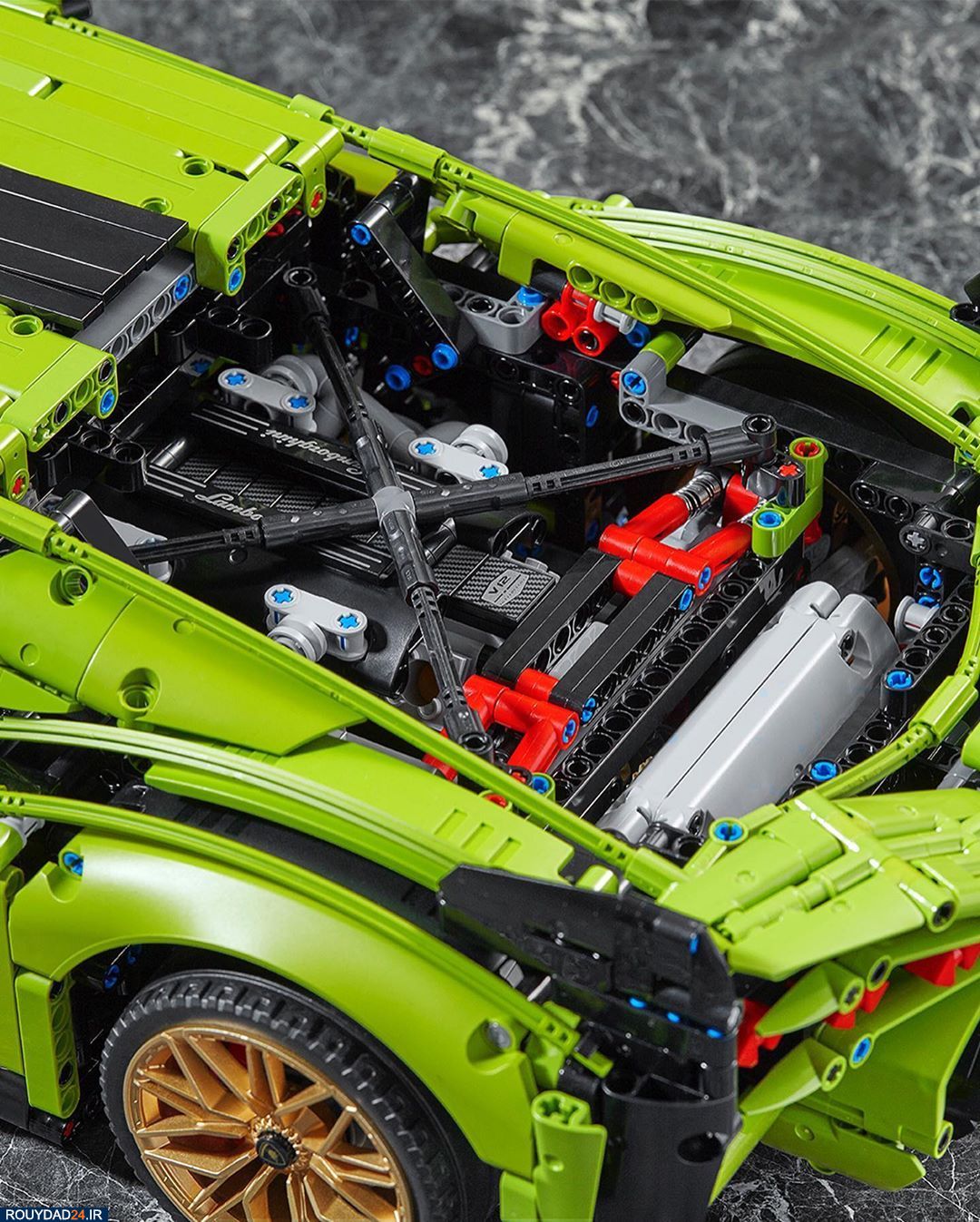 ساخت ماکت لامبورگینی با لگو + عکس