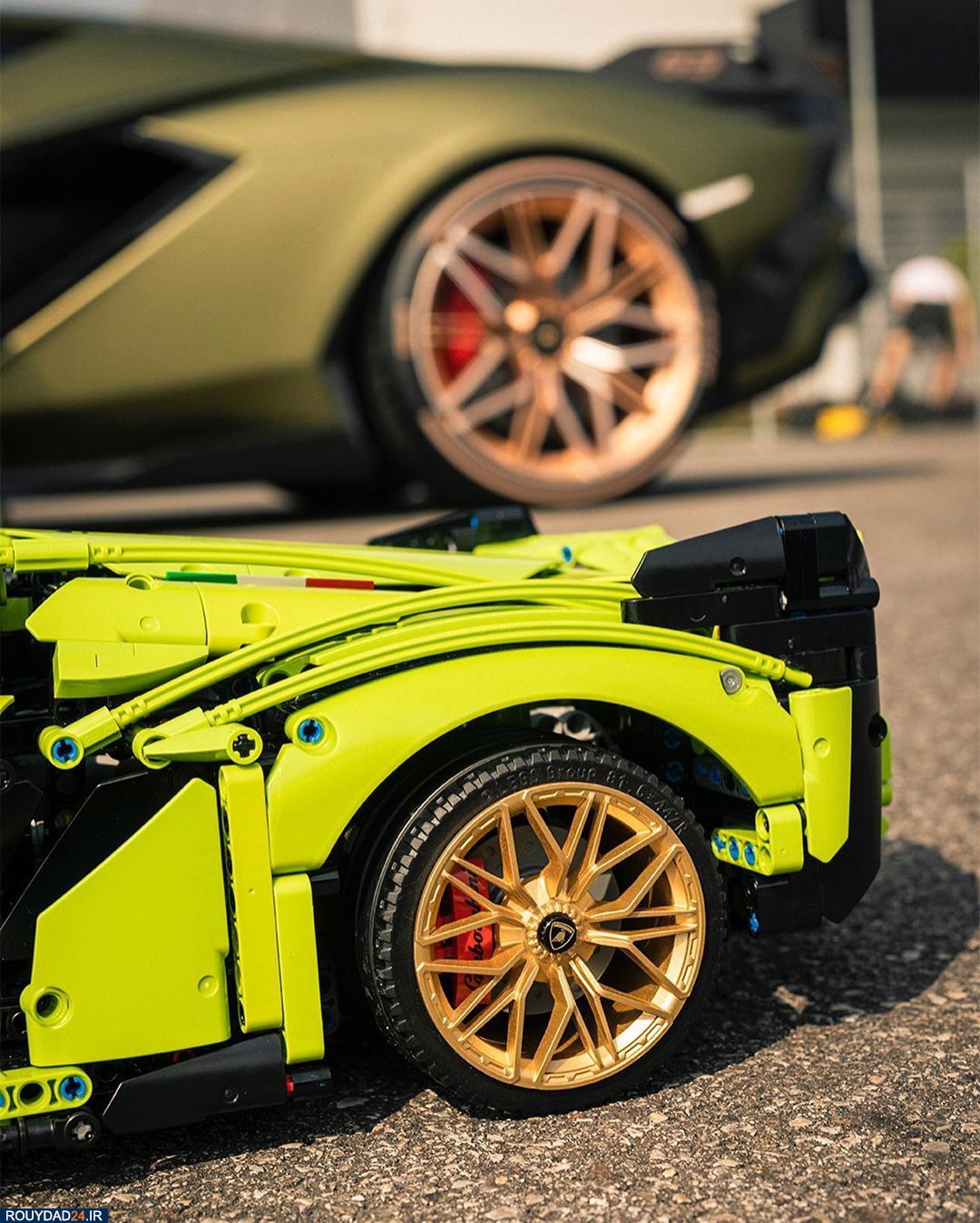 ساخت ماکت لامبورگینی با لگو + عکس