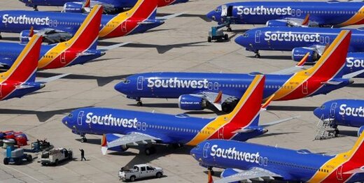 اخراج کارمندان شرکتهای هواپیمایی اخراج کارمندان شرکتهای هواپیمایی