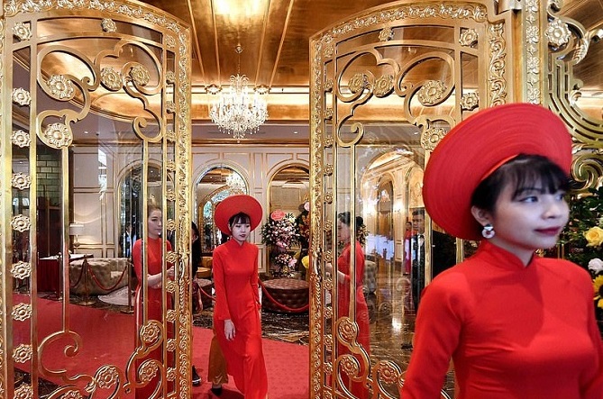 ساخت هتل با طلا