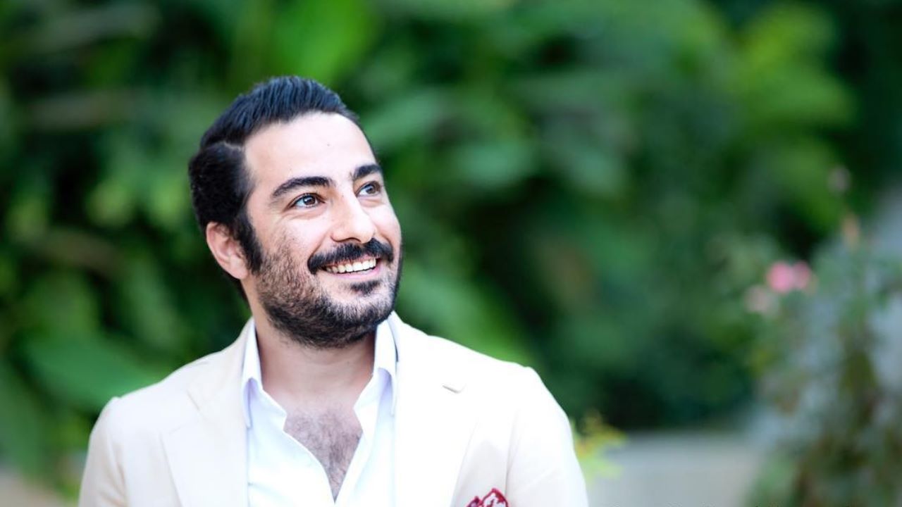  نوید محمدزاده 