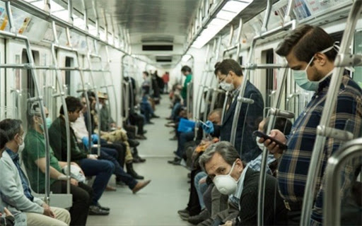 مبتلا به کرونا در مترو 