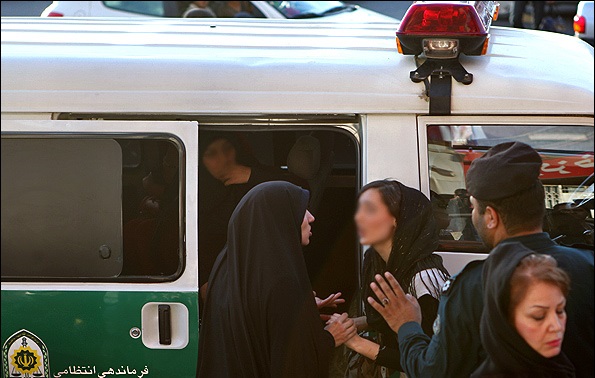 افراطی‌گری در جامعه زمینه‌ساز زن‌کشی/ تبعات فشار بر مردان برای کنترل حجاب زنان در جامعه چیست؟