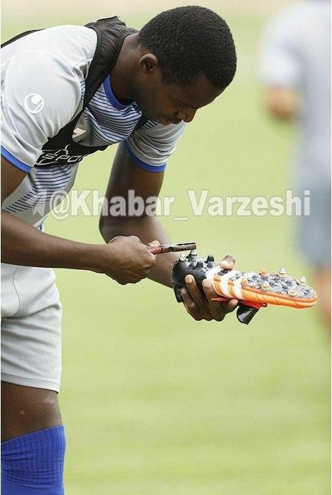 دیاباته در تمرین استقلال آچار به دست شد+عکس دیاباته در تمرین استقلال آچار به دست شد+عکس