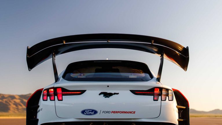 فورد موستانگ Mach-E تمام الکتریکی با ۱۴۰۰ اسب بخار قدرت معرفی شد+عکس
