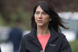 این زن بیش از ۶۷ میلیارد دلار ثروت دارد