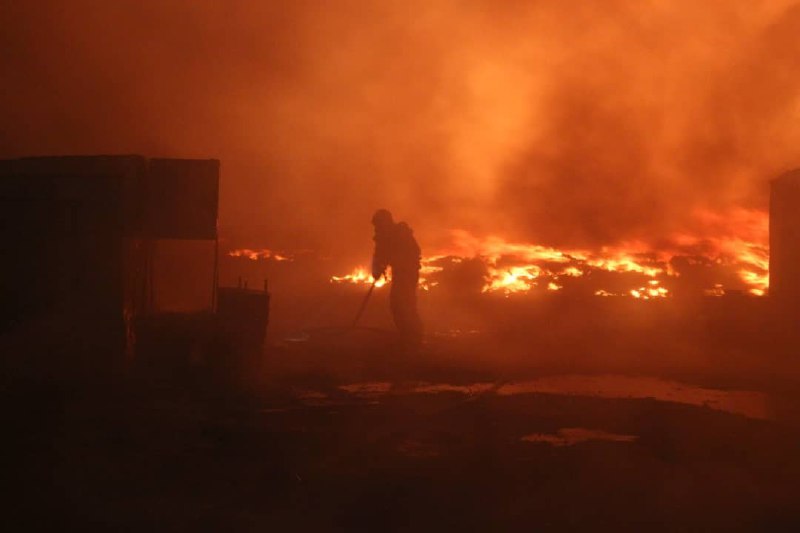  آتش سوزی انبار ضایعات پلاستیک 