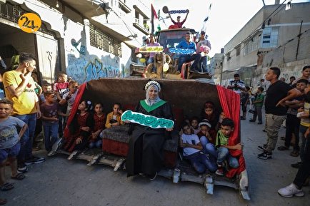 جشن فارغ التحصیلی در نوار غزه با بولدوزر