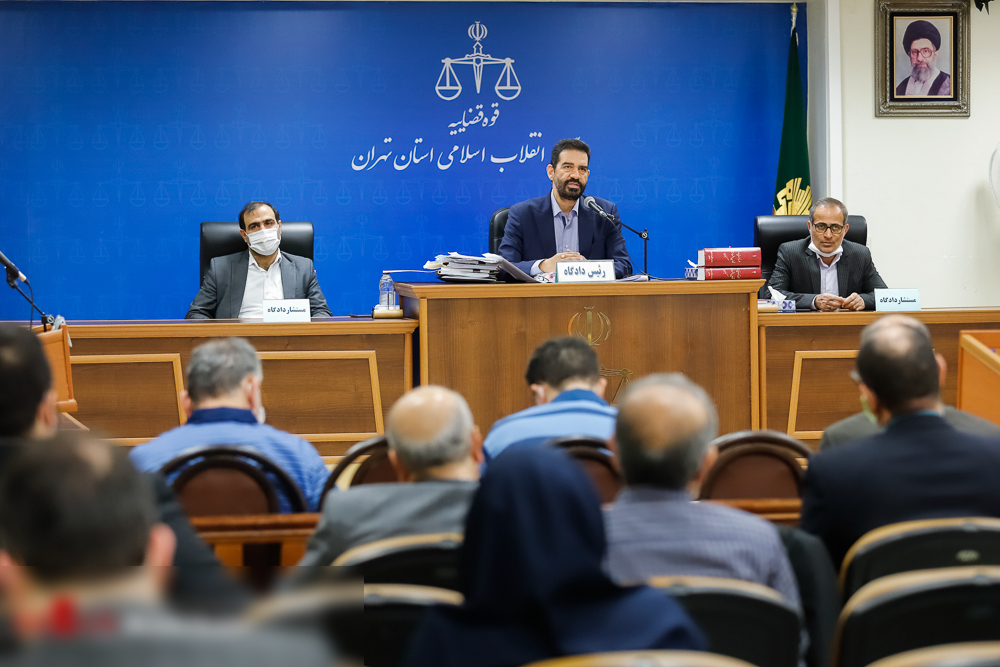 جزییات دادگاه پتروشیمی بازرگانی/ قاضی: این همه کارخانه و هتل در انگلیس و افغانستان را از کجا آوردید؟ جزییات دادگاه پتروشیمی بازرگانی