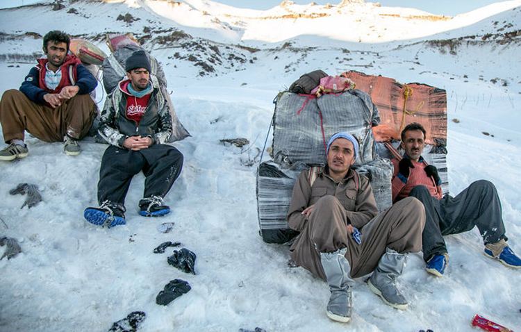 تیراندازی به کولبران