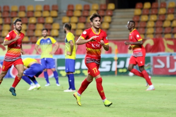 احمدزاده در لیست خرید استقلال