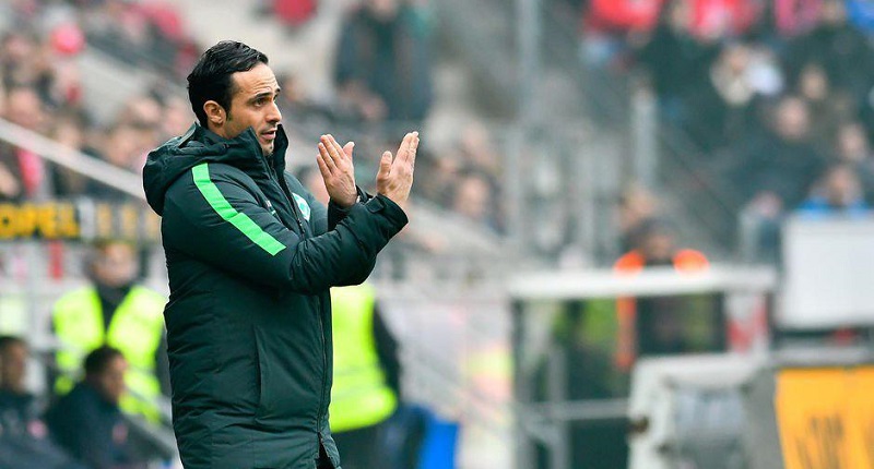  سرمربی استقلال