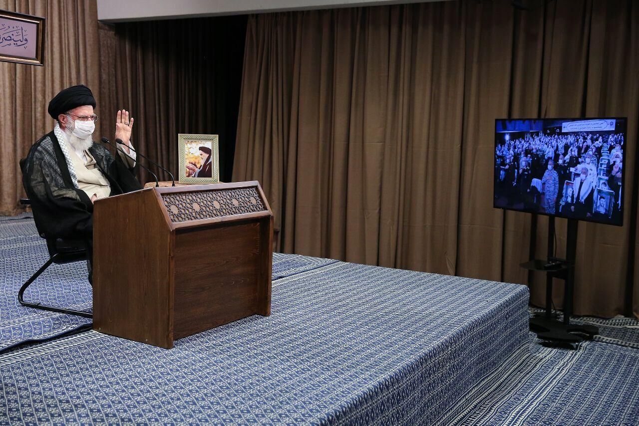 رهبر انقلاب 