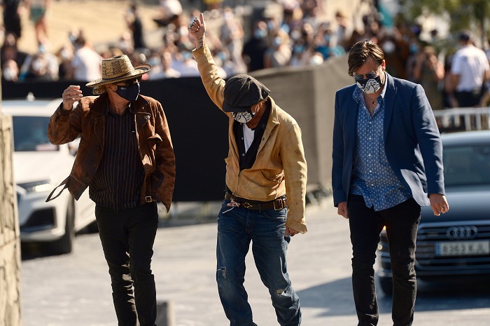 ببینید: ژست‌های جالب جانی دپ در جزایر قناری