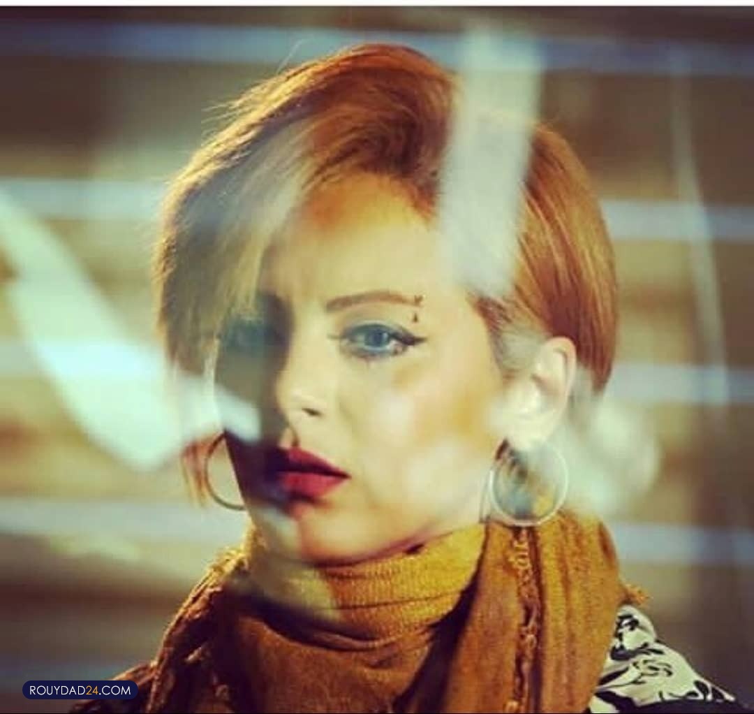 چکامه چمن ماه کشف لباس کرد+عکس