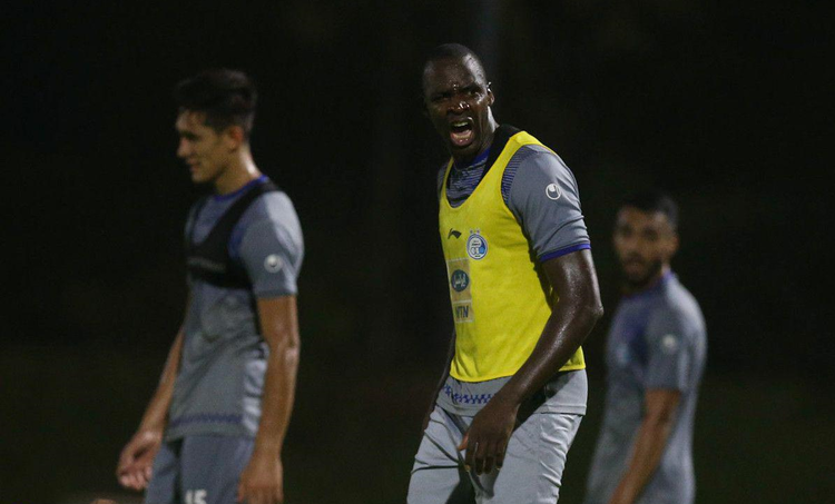 احتمال جدایی دیاباته از استقلال