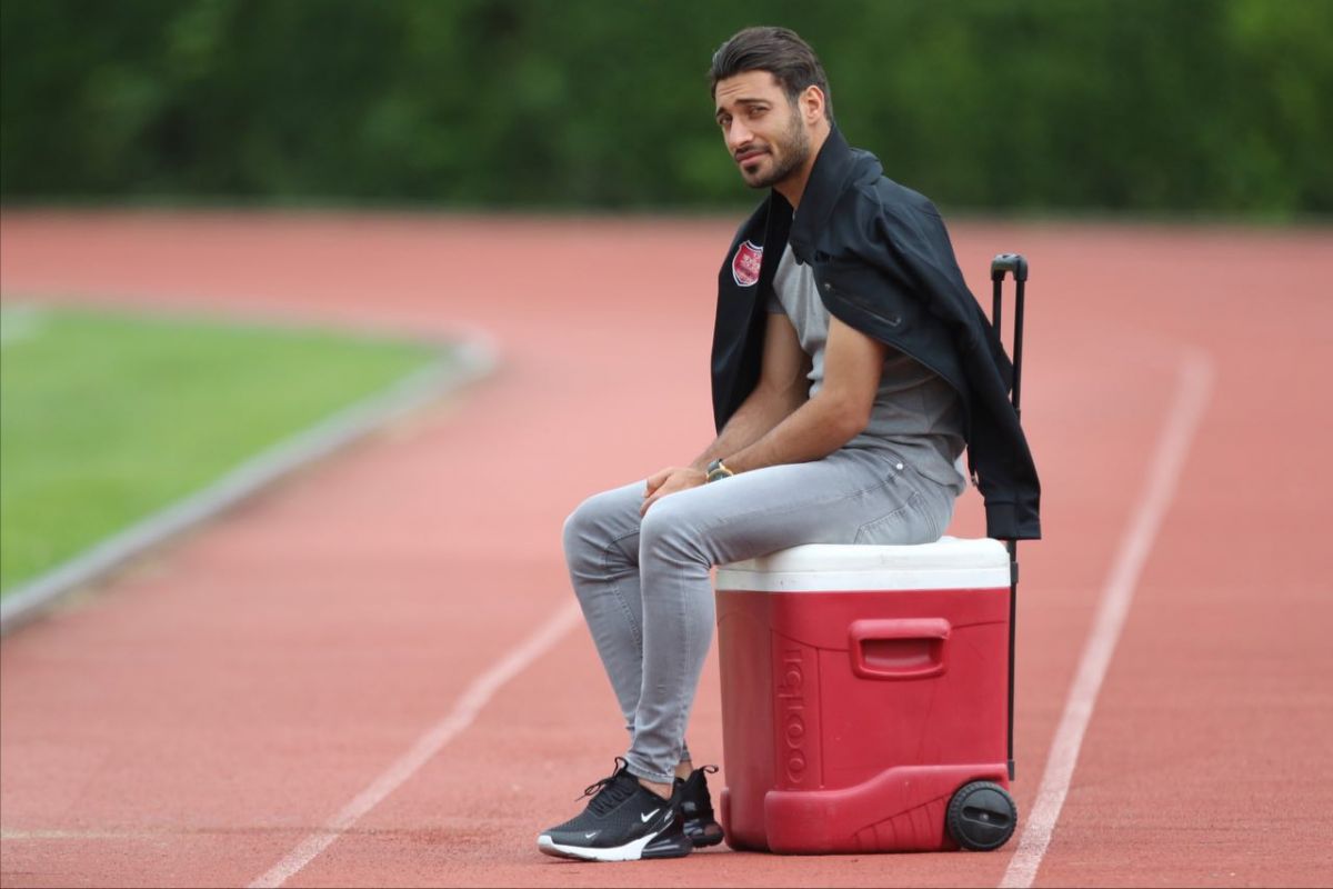 شجاع پیشنهاد ٢١ میلیاردی دارد شجاع خلیل زاده