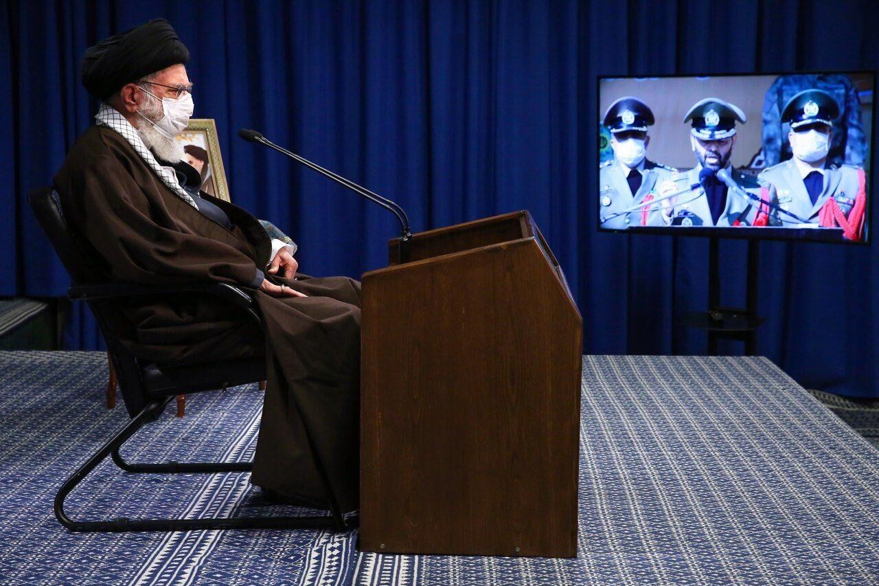 رهبر انقلاب